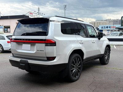صورة 4 لـ 2025 Lexus GX