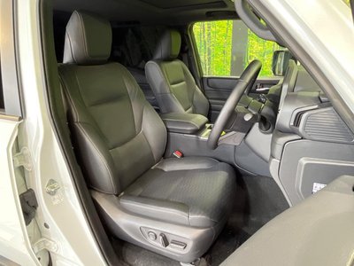 2025 Toyota LAND CRUISER 250 photo 8
