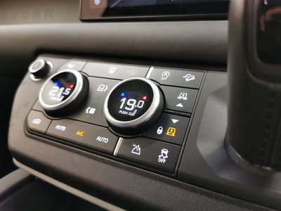 2024 LAND Rover DEFENDER — миниатюра 3