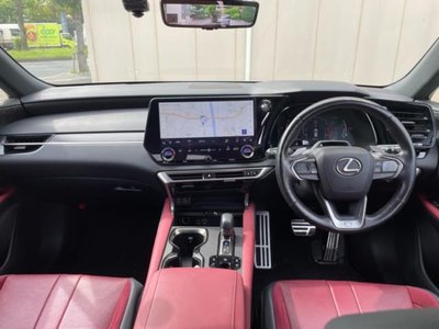 صورة مصغرة 4 لـ 2023 Lexus RX