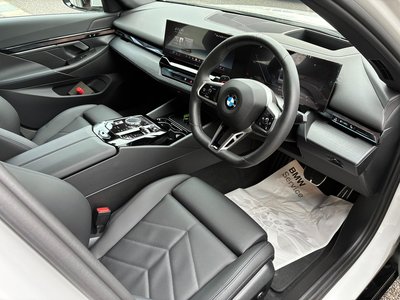 2025 BMW 5 SERIES thumbnail 23