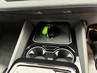 2025 BMW 5 SERIES photo 7