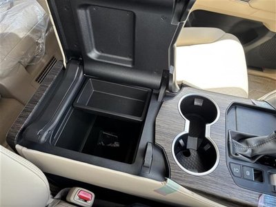 2023 Toyota LAND CRUISER 300 — фото 24