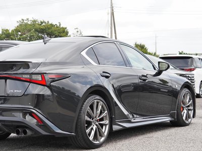 2021 Lexus IS — фото 15