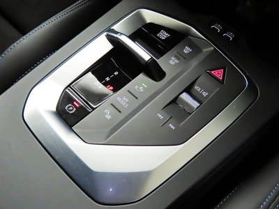 2025 BMW 1 SERIES thumbnail 17