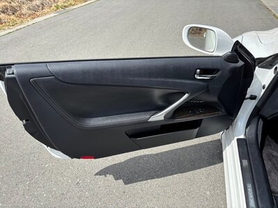 2010 Lexus IS CONVERTIBLE — фото 23