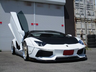 صورة 1 لـ 2012 Lamborghini AVENTADOR
