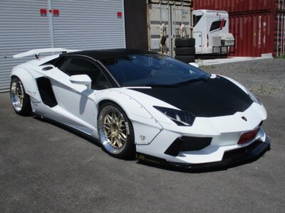 صورة 19 لـ 2012 Lamborghini AVENTADOR