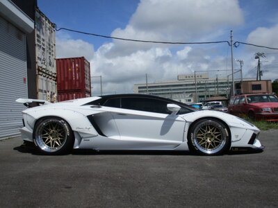 صورة 23 لـ 2012 Lamborghini AVENTADOR