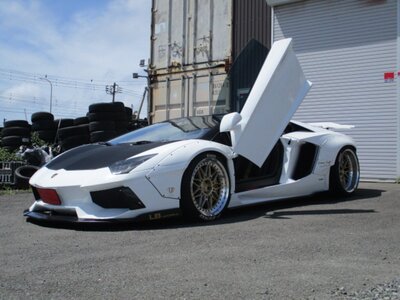 صورة 27 لـ 2012 Lamborghini AVENTADOR