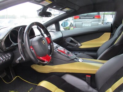 صورة 10 لـ 2012 Lamborghini AVENTADOR