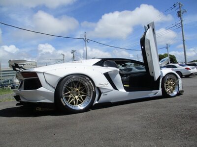 صورة 41 لـ 2012 Lamborghini AVENTADOR