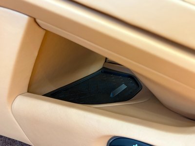 2025 Aston Martin DB12 VOLANTE 缩略图 23