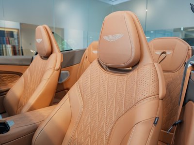 2025 Aston Martin DB12 VOLANTE 缩略图 30