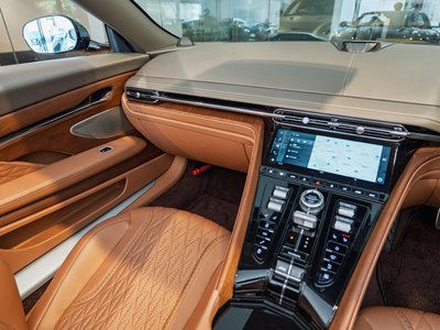 2025 Aston Martin DB12 VOLANTE 缩略图 35