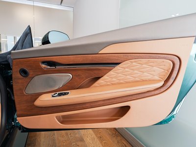 2025 Aston Martin DB12 VOLANTE 缩略图 18