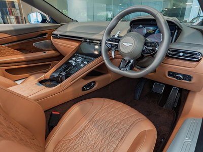 2025 Aston Martin DB12 VOLANTE 缩略图 31