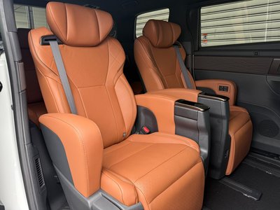 صورة 41 لـ 2026 Toyota VELLFIRE