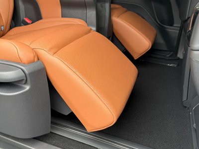 صورة 42 لـ 2026 Toyota VELLFIRE