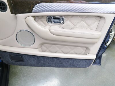 2004 Bentley ARNAGE thumbnail 25