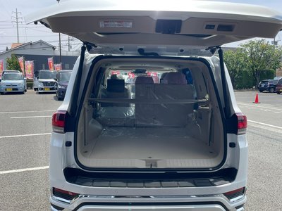 صورة 45 لـ 2025 Toyota LAND CRUISER 300