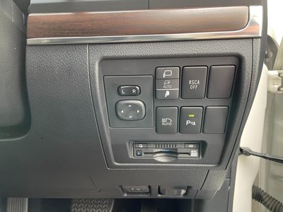 صورة مصغرة 33 لـ 2017 Toyota LAND CRUISER 200