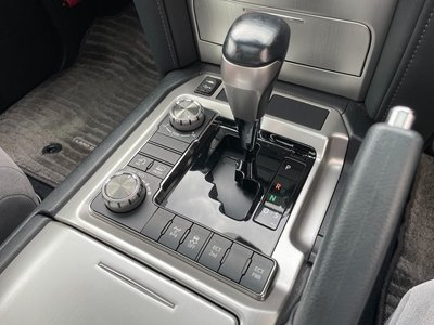 صورة مصغرة 30 لـ 2017 Toyota LAND CRUISER 200