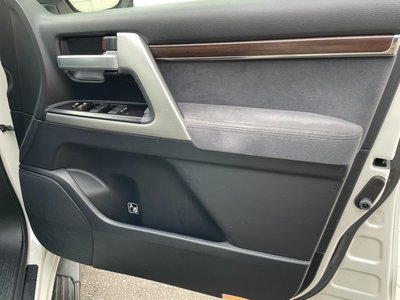 صورة مصغرة 50 لـ 2017 Toyota LAND CRUISER 200