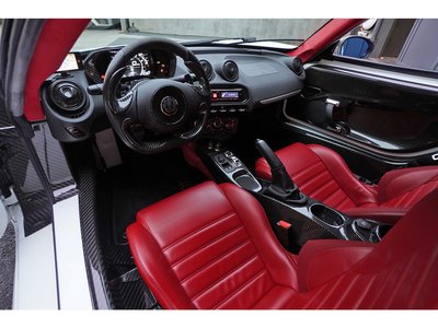 صورة 15 لـ 2015 ALFA Romeo 4C