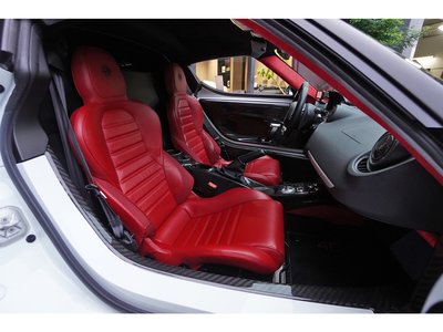 صورة 17 لـ 2015 ALFA Romeo 4C