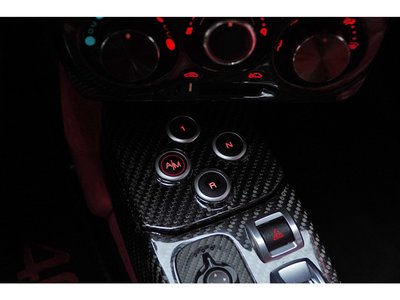 صورة 41 لـ 2015 ALFA Romeo 4C