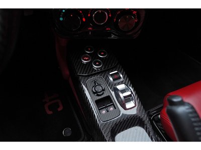 صورة 40 لـ 2015 ALFA Romeo 4C