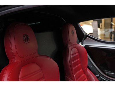 صورة 35 لـ 2015 ALFA Romeo 4C