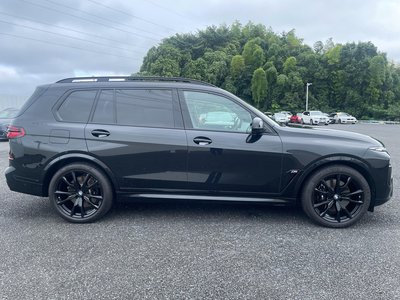 2023 BMW X7 photo 6