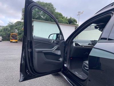 2023 BMW X7 thumbnail 77
