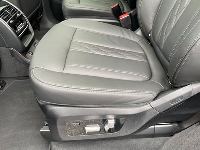2023 BMW X7 thumbnail 72