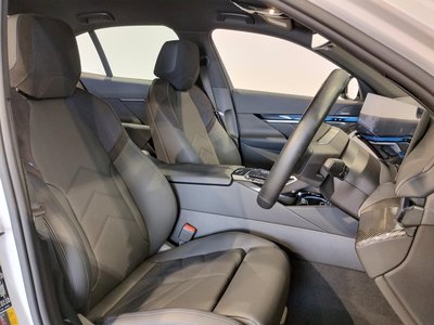 2025 BMW I5 — миниатюра 12