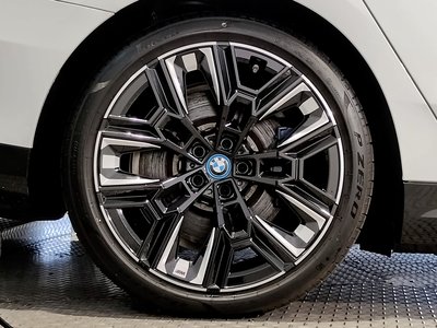2025 BMW I5 — миниатюра 40