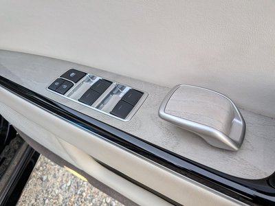 صورة 15 لـ 2018 Toyota CENTURY