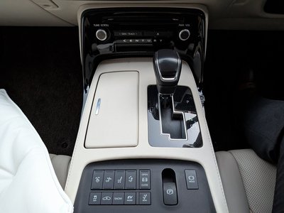 صورة 31 لـ 2018 Toyota CENTURY