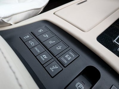 صورة 36 لـ 2018 Toyota CENTURY