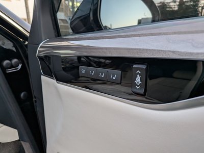 صورة 16 لـ 2018 Toyota CENTURY