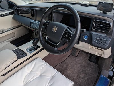 صورة 17 لـ 2018 Toyota CENTURY