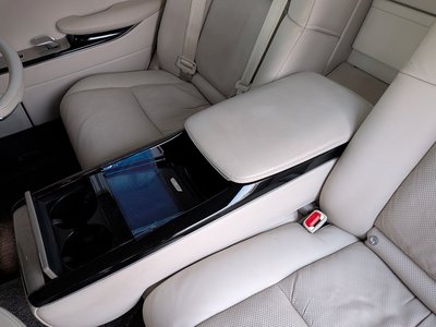 صورة 53 لـ 2018 Toyota CENTURY