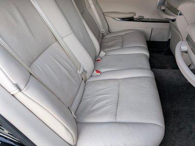 صورة 42 لـ 2018 Toyota CENTURY