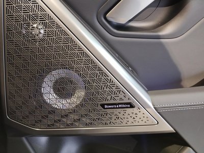 2025 BMW M5 thumbnail 40