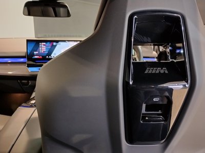 2025 BMW M5 thumbnail 32