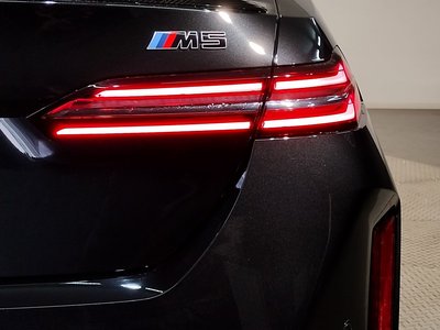 2025 BMW M5 thumbnail 24