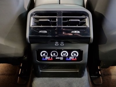 2025 BMW M5 thumbnail 33
