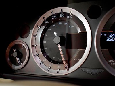 صورة مصغرة 57 لـ 2016 Aston Martin RAPIDE